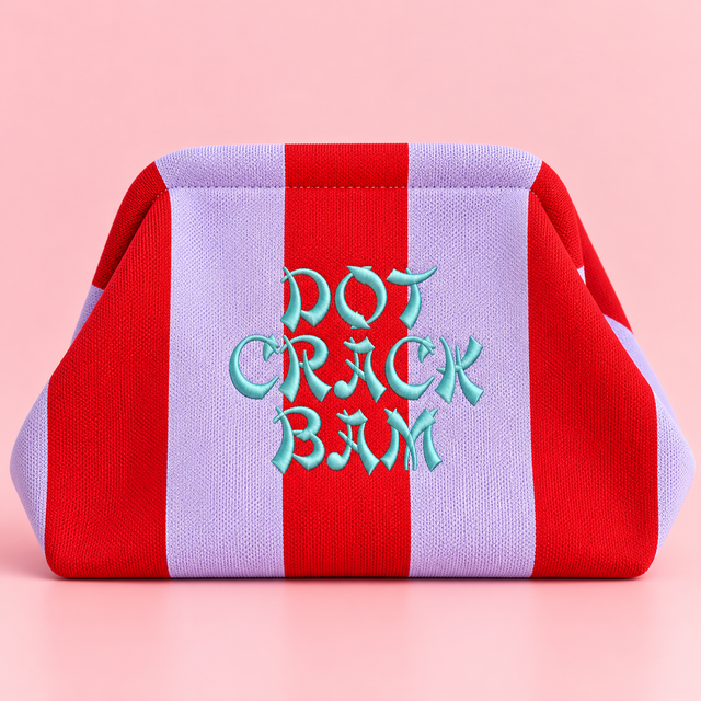 Signature Maxi Pouch Mahjong- Bordado