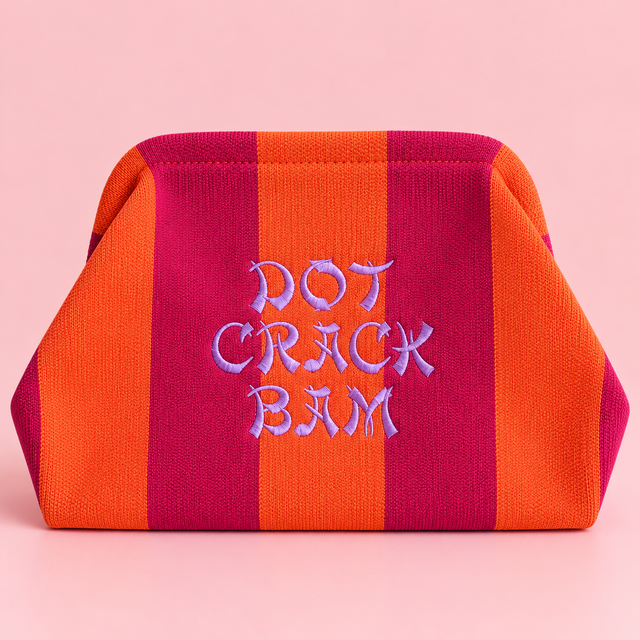Signature Maxi Pouch Mahjong- Bordado