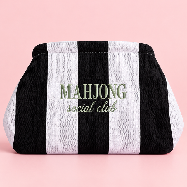 Signature Maxi Pouch Mahjong- Bordado