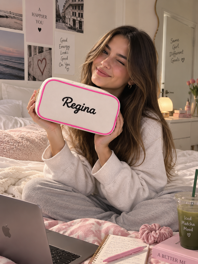 Signature Canvas Pouch- Bordado