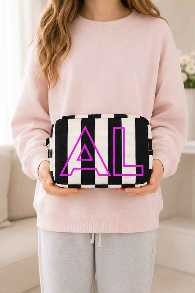 Pouch Monogram B&W - So Aesthetic!